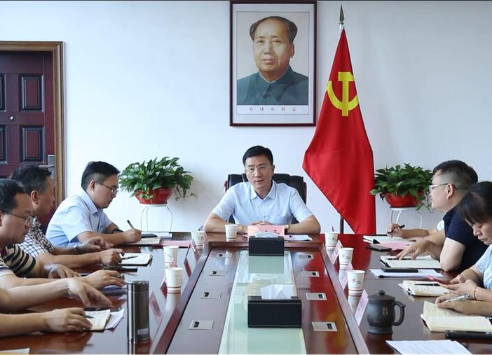 朱金平到区纪委监委、区委组织部走访调研