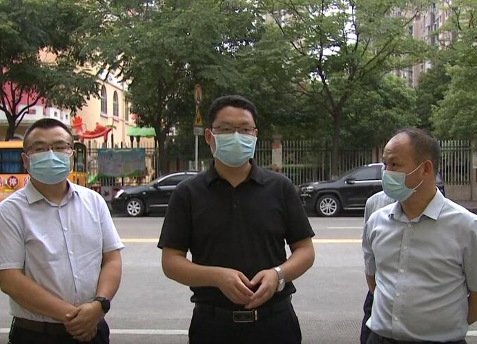 陈远夜查江南城区疫情防控工作