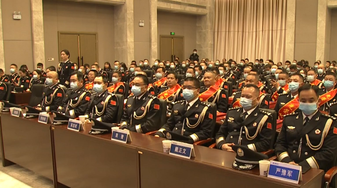 朱金平：全区公安干警要忠诚于党、忠于职守，服务大局、服务发展，再创佳绩、再立新功