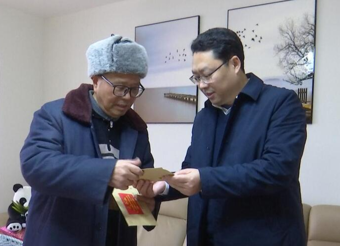 陈远走访慰问全国劳模、困难残疾人等对象
