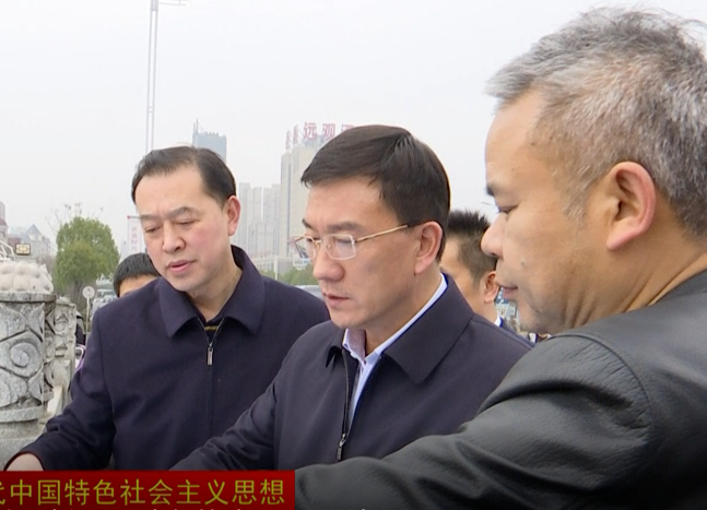 朱金平:  抢抓时间  倒排工期  确保阳明湖板块建设早出形象