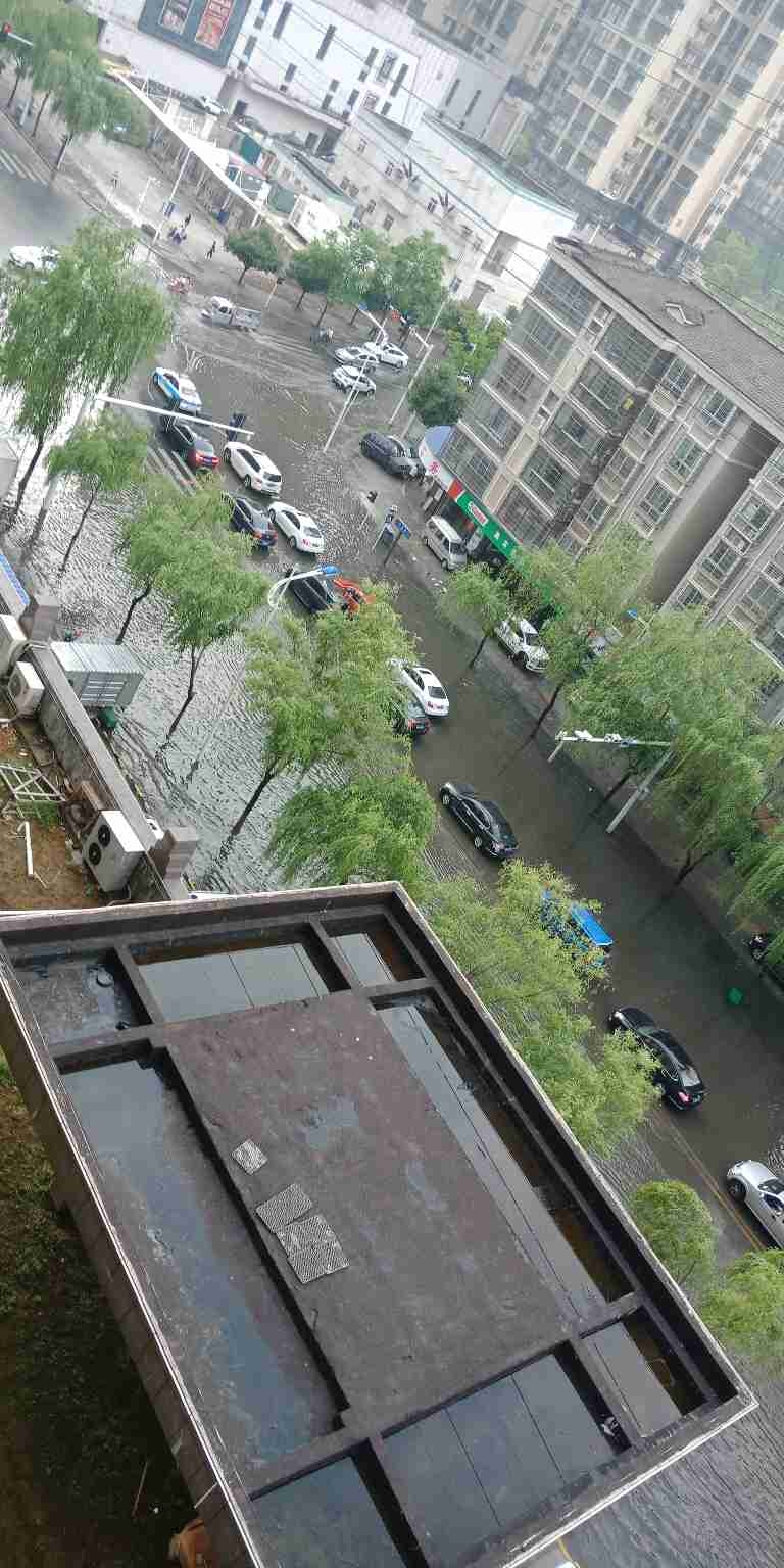 道路积水。