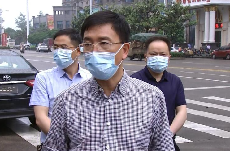 朱金平：部门联动 切实履责 解决好江南城区“停车难、停车乱”问题