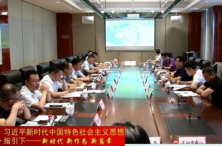 朱金平与客商洽谈舒翔联通航总部基地项目