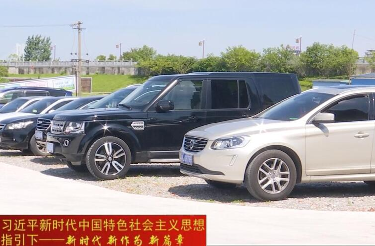 市政协主席会议来鼎城视察缓解市城区“停车难”问题