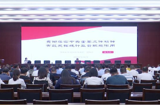 第十三届鼎城区委理论学习中心组（扩大）开展2022年第8次集中学习