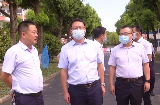 陈远督导检查学校开学工作