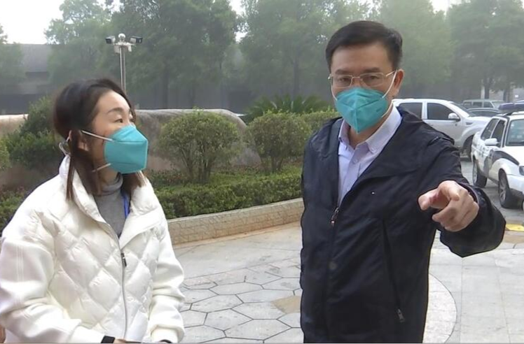 朱金平到玉霞街道督导高风险居民小区封控工作