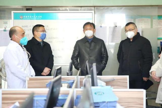 翦鹰到常德市第四人民医院调研慰问