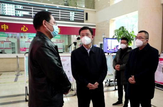 朱金平调研医院疫情防控工作