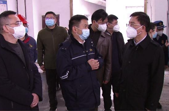 朱金平走访企业并调研春节物资保供等工作