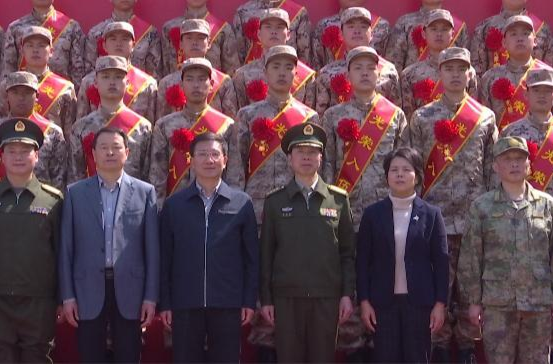鼎城：百余名入伍新兵奔赴绿色军营
