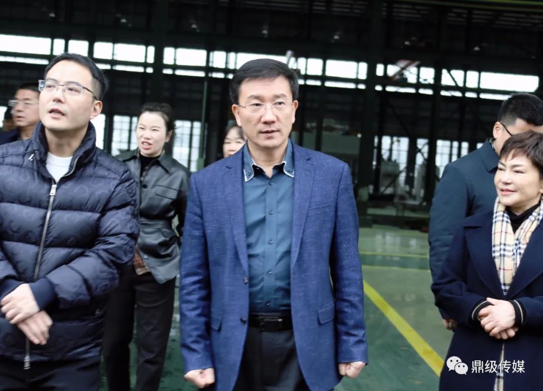 朱金平：坚定不移抓产业 实现园区经济指标大幅增长