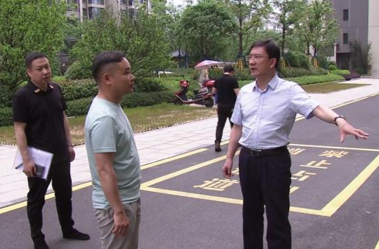 朱金平：做好建设管理服务“加减法” 打造江南居民小区样板