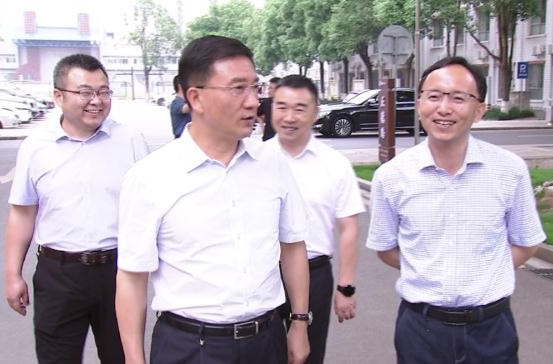 朱金平到鼎城一中督导高考考前准备工作