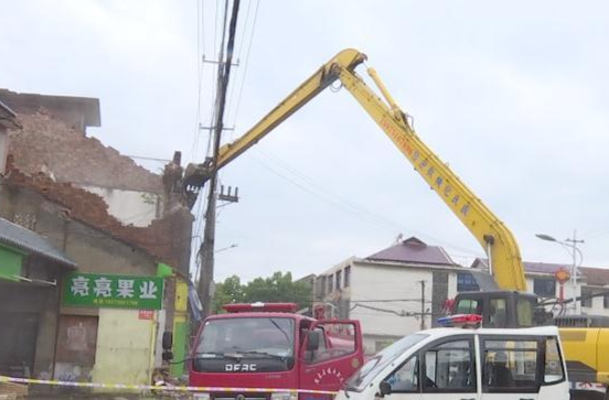 周家店镇：依法拆除一处经营性危房