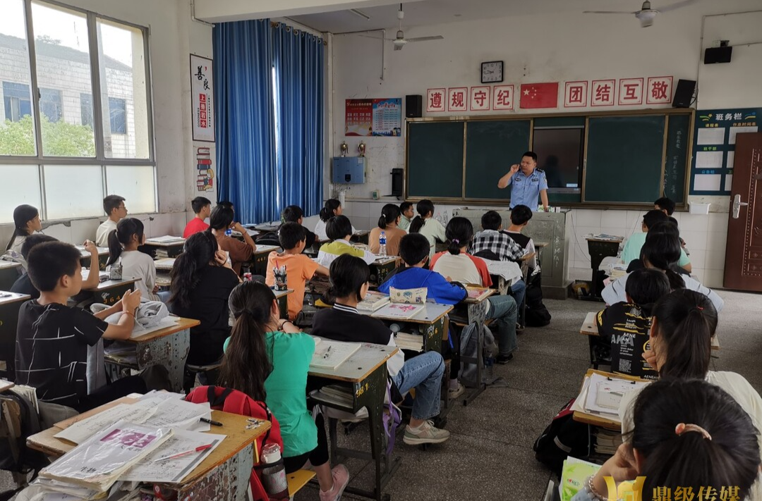 中河口镇：多措并举 护校安园