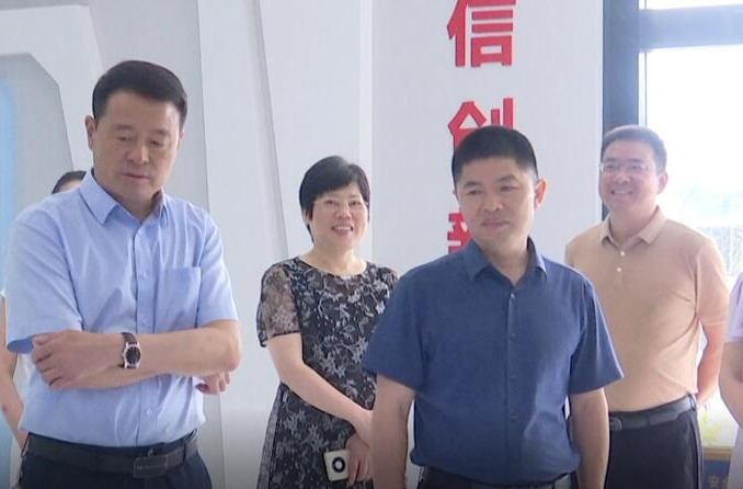 市政协鼎城活动组委员开展“长益常高速公路建设情况”视察活动
