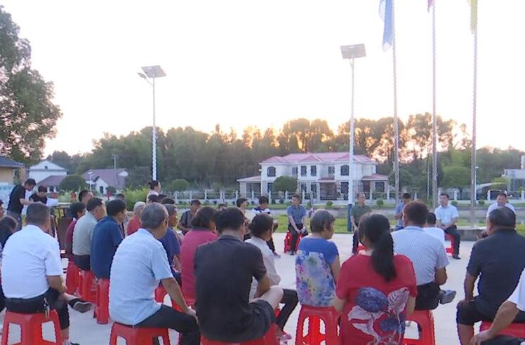 鼎城区领导到谢家铺镇参加“屋场夜话”