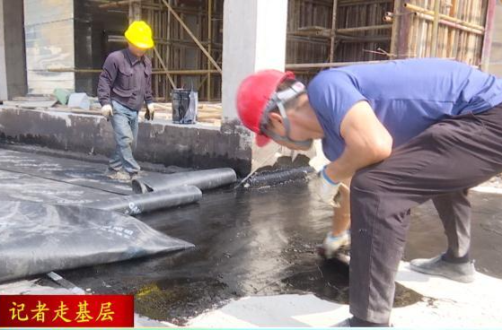 【记者走基层】高温下的坚守·建筑工人：用汗水“筑”就城市之美