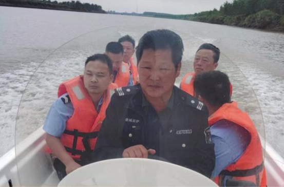 蒿子港镇：严厉打击非法捕捞 莫让“渔网”触碰“法网”