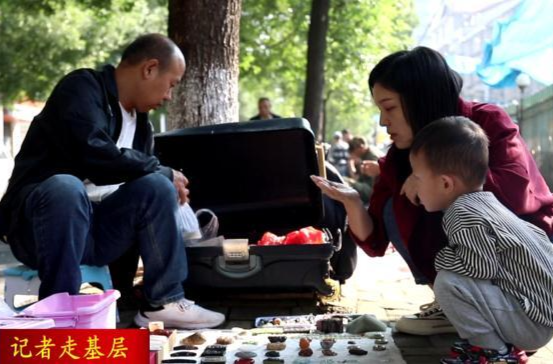 【记者走基层】玉霞街道常沅社区：古玩一条街  丰富市民收藏生活