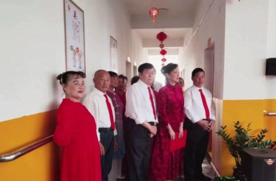 红云街道：开展重阳节爱老敬老活动