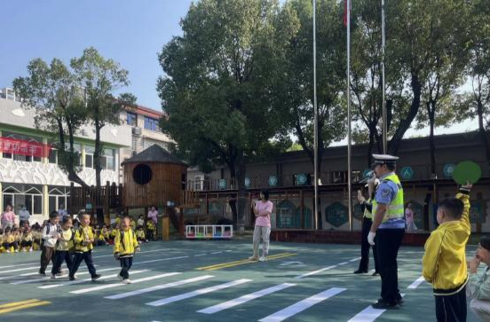 鼎城交警大队：开展交通安全情景体验教育活动