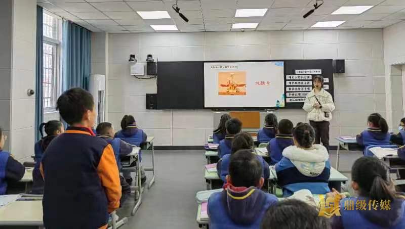 武陵小学：市级课题组与鼎城区名师工作室联合教研