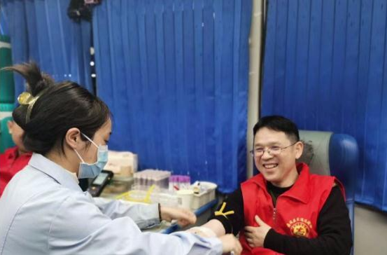 鼎城区交通运输局：开展无偿献血活动