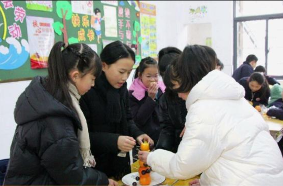 江南小学：开展创意水果拼盘比赛