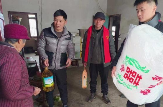 许家桥回维乡：走访慰问困难群众