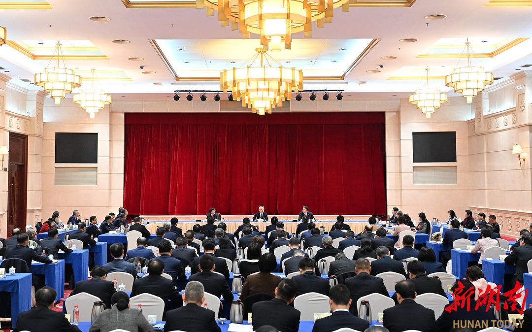 沈晓明参加省政协十三届二次会议第一联组讨论