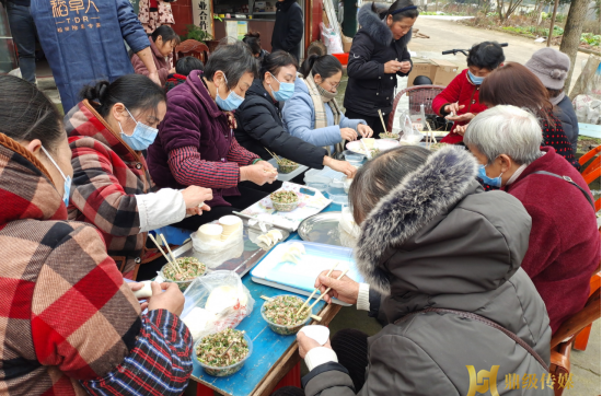 黄土店镇：五九严寒天 快乐包饺子