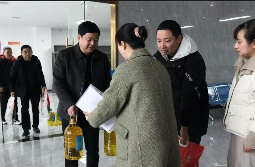 鼎城区总工会：开展2024年“两节”送温暖暨“爱心超市”活动