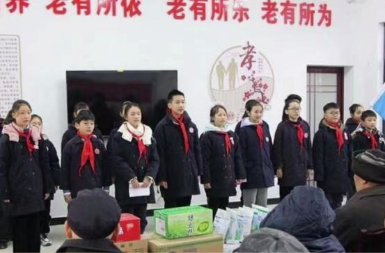 江南小学：开展学雷锋志愿服务活动