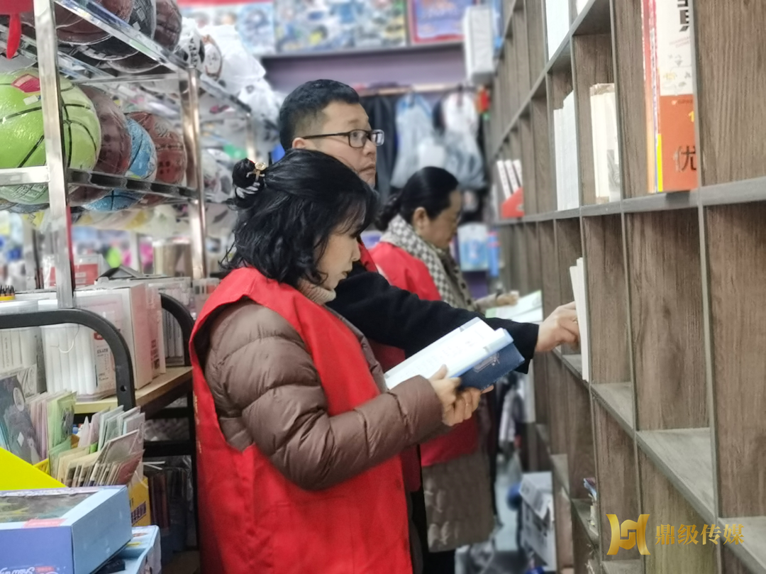 鼎城区江南小学：开展校园周边安全检查，全力护航“开学季”