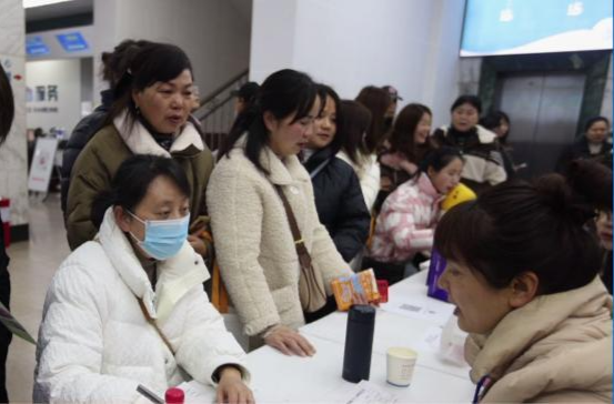 鼎城：举行女性专场招聘会
