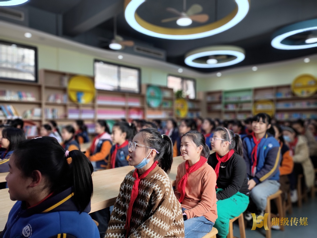 鼎城区武陵小学：校长安全课堂《我是女生》再次开讲