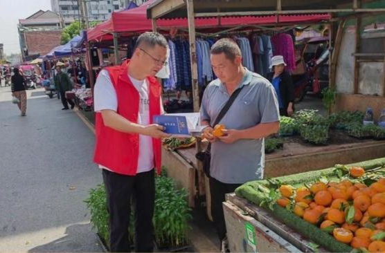 鼎城区人社局：开展社保政策宣传活动