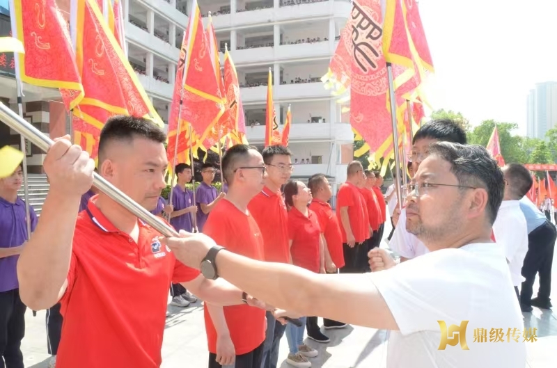 常德鼎城：千人喊楼助威高考中考