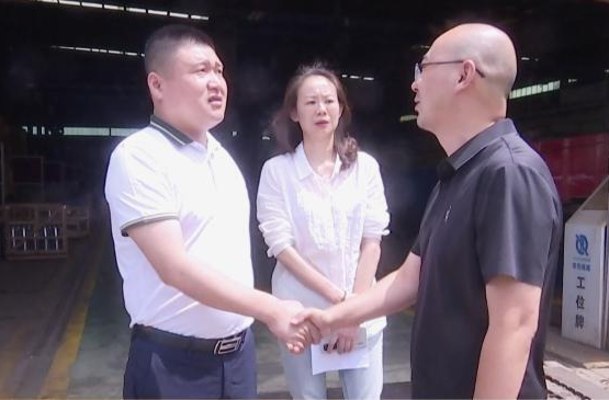 区领导走访慰问优秀科技工作者