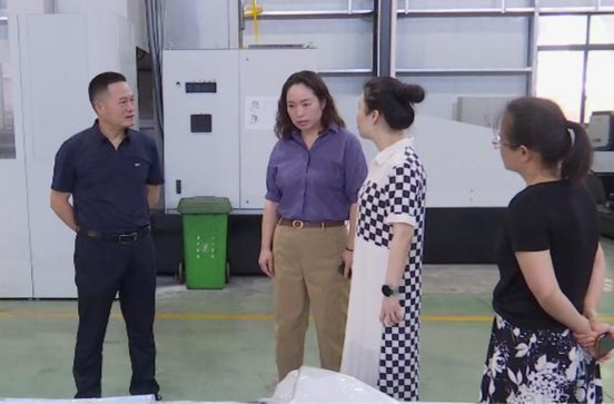 谢梦调研鼎城区优化营商环境工作落实情况