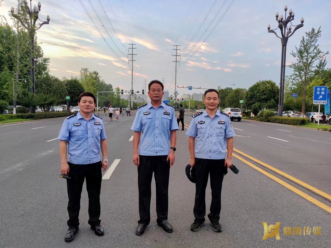 鼎城交警全力护航2024中国·常德江南音乐节开幕式