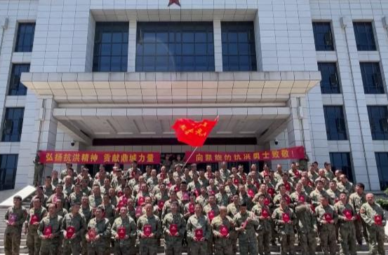 鼎城：驰援岳阳华容抗洪抢险的102名民兵凯旋归来