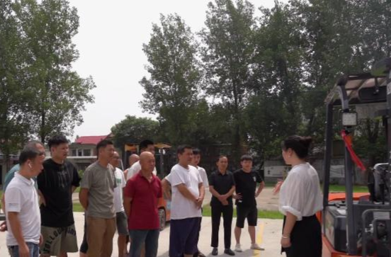 鼎城： 叉车技能培训 拓宽群众“就业路 ”