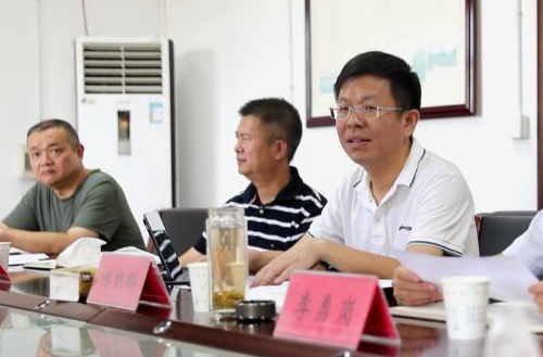 何朝辉调研花岩溪镇巩固拓展脱贫攻坚成果同乡村振兴有效衔接工作