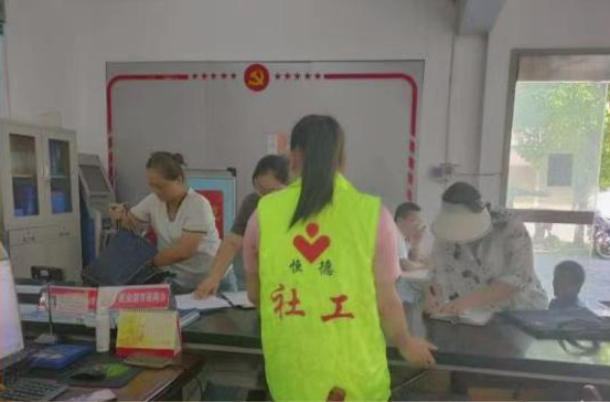 蒿子港镇:开展上门评残服务