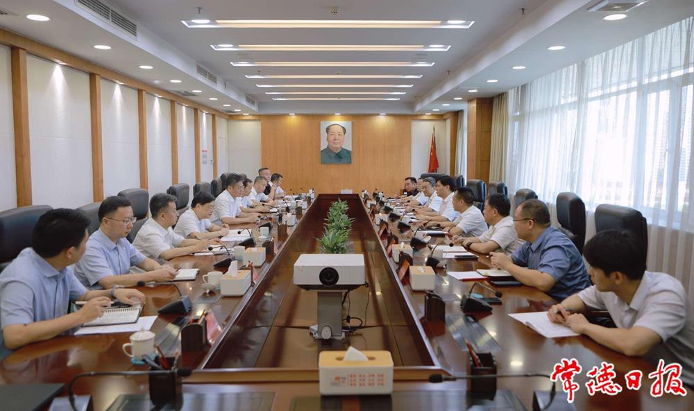 罗毅君与中铁十二局集团党委书记、董事长李天胜一行座谈