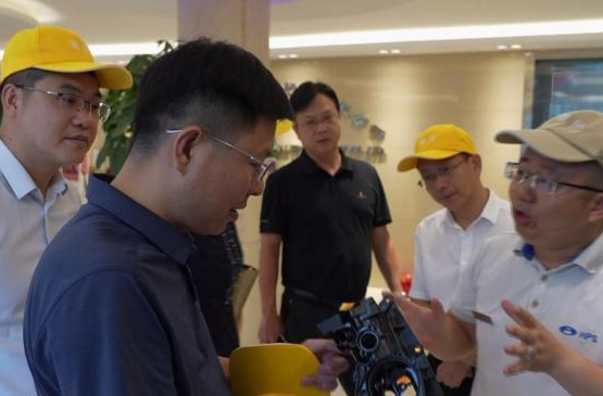何朝辉带队赴上海开展招商考察活动